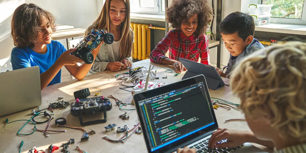 kids building electronics repairing